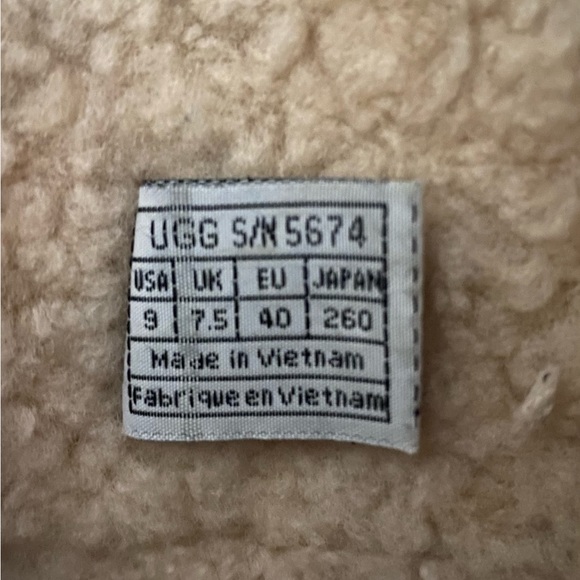 UGG Sheepskin Shearling Pull-On Moto Boots, EUC - Picture 4 of 5